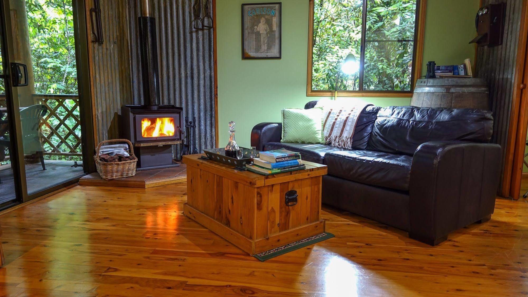 Crater Lakes Rainforest Cottages Yungaburra Exterior photo